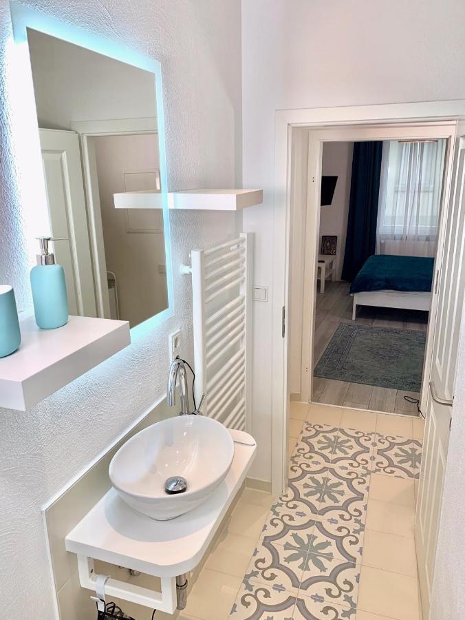 Im Kleinen Stil L Apartment ลินซ์ อัม ไรน์ ภายนอก รูปภาพ